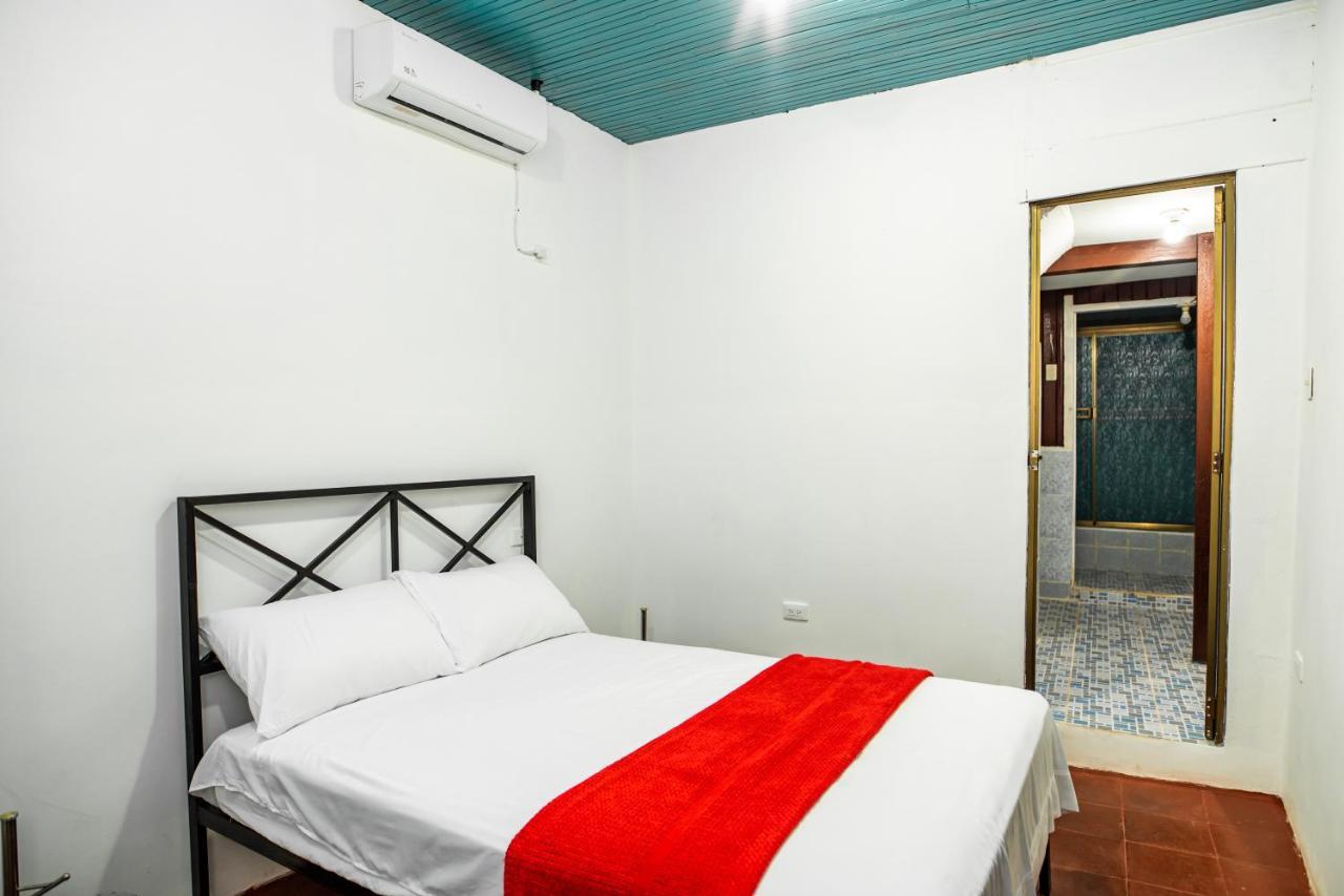 Hostal Victoria Гранада Экстерьер фото