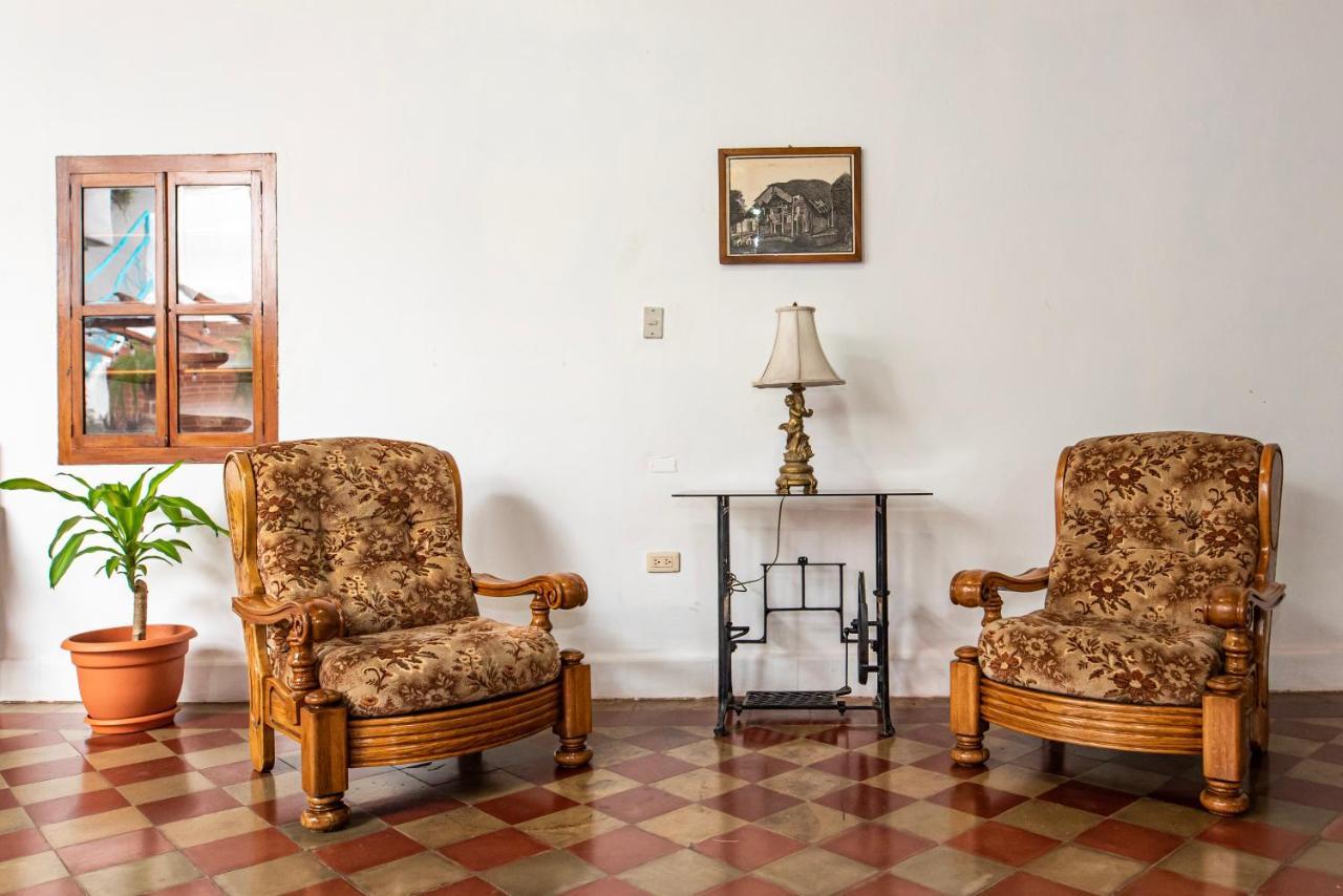 Hostal Victoria Гранада Экстерьер фото
