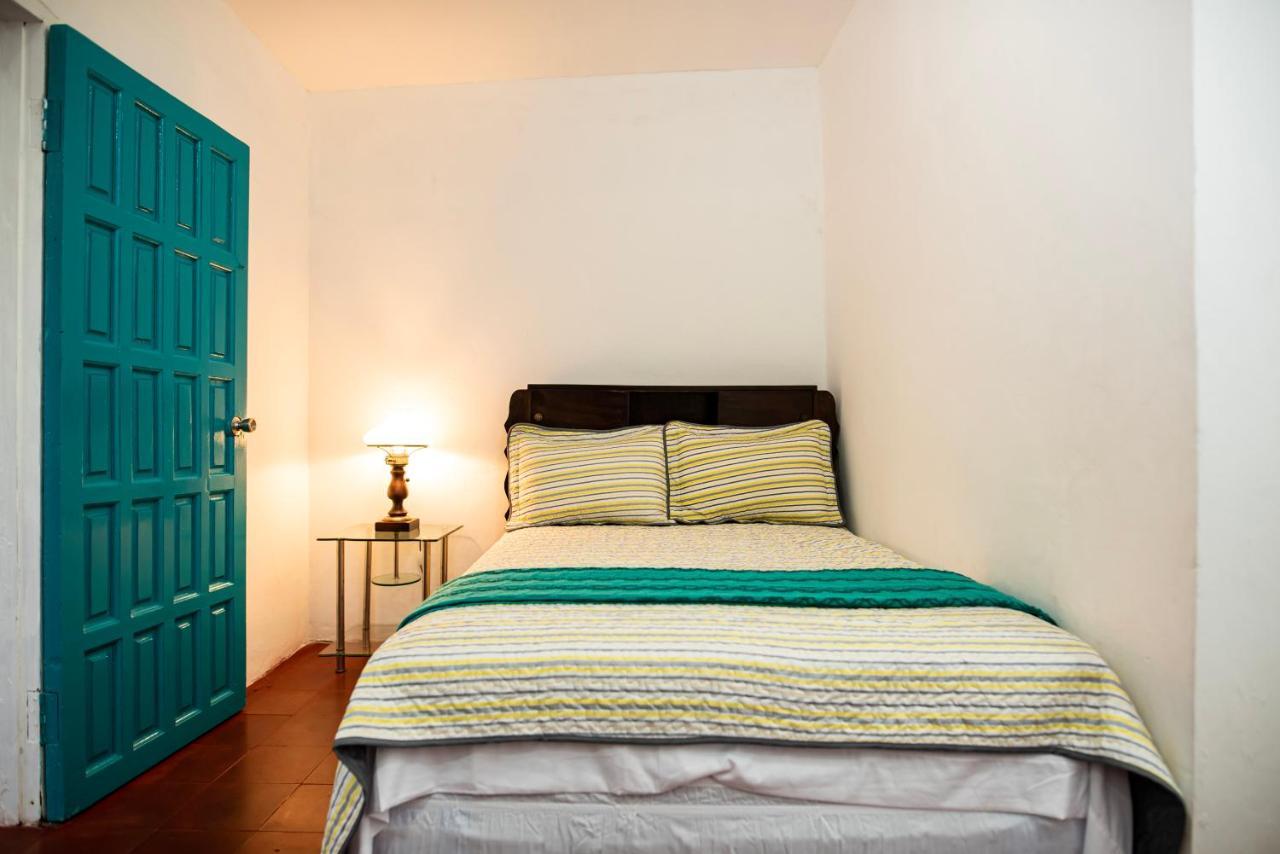 Hostal Victoria Гранада Экстерьер фото