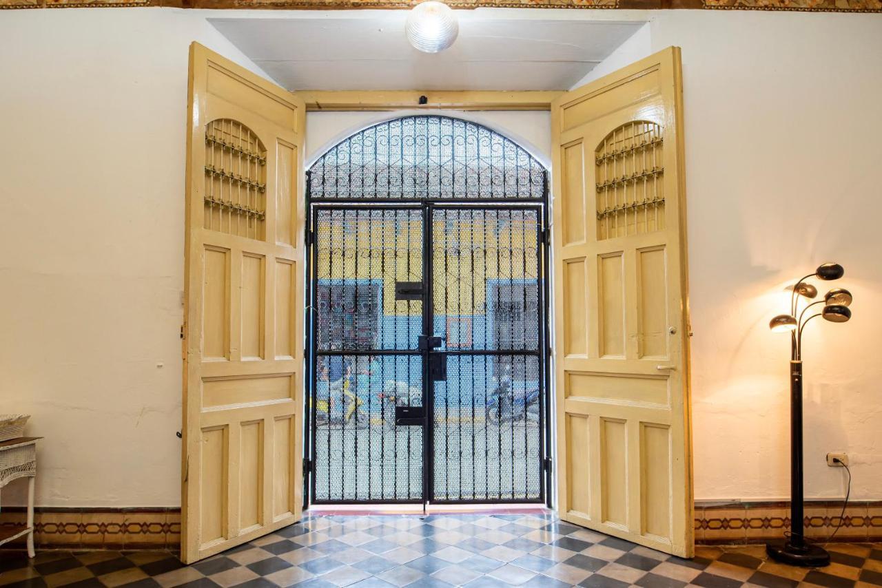 Hostal Victoria Гранада Экстерьер фото