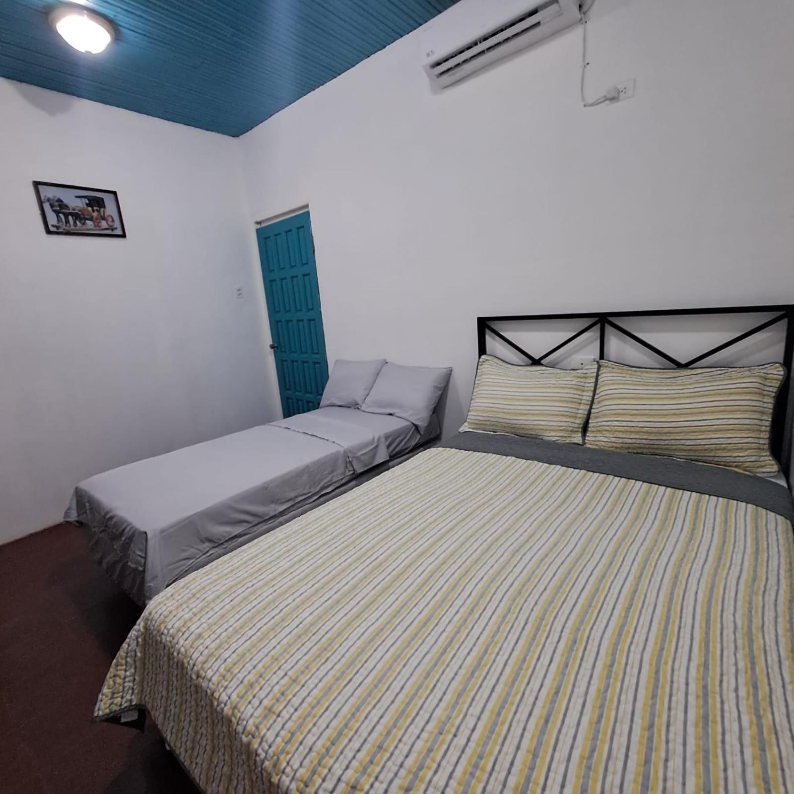 Hostal Victoria Гранада Экстерьер фото