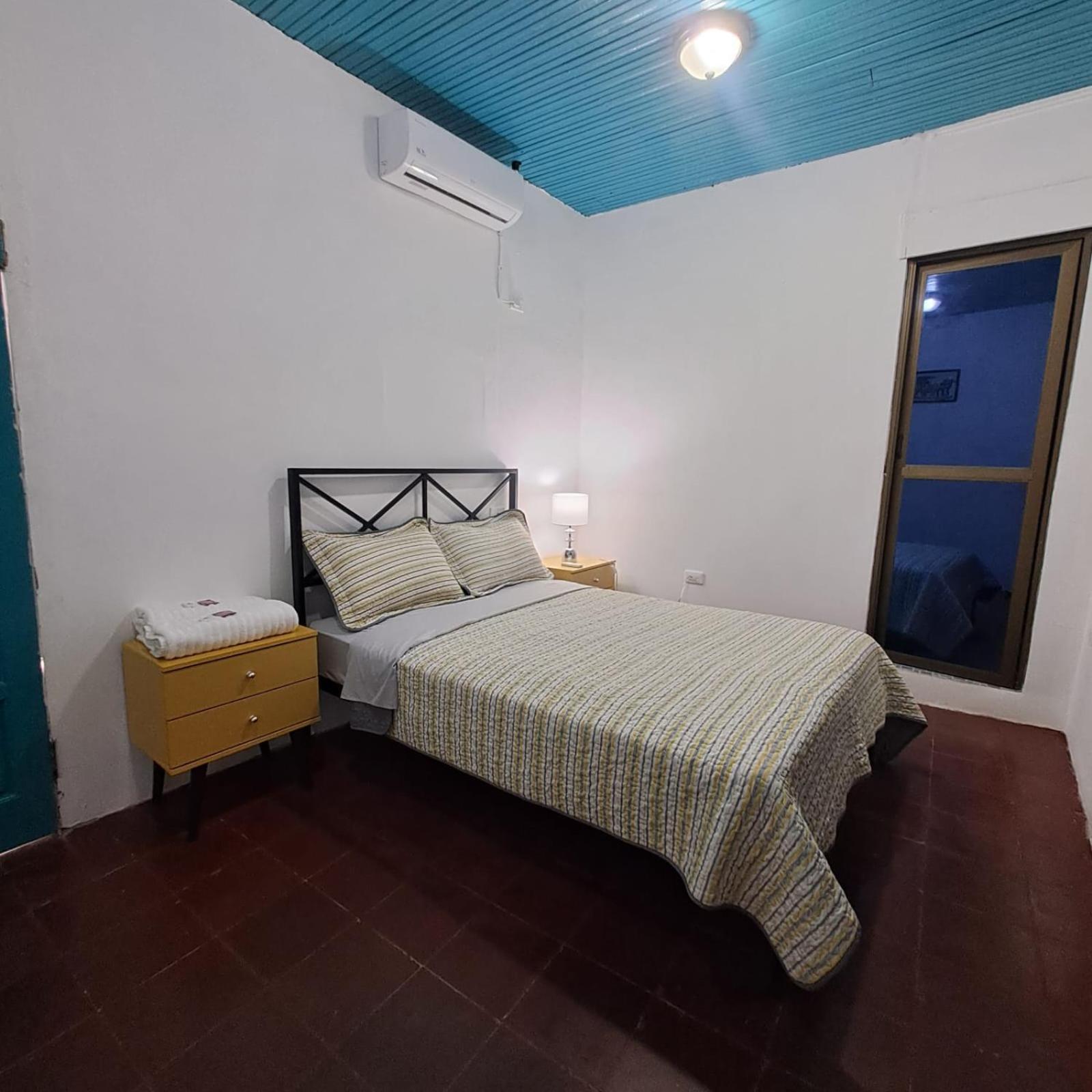 Hostal Victoria Гранада Экстерьер фото