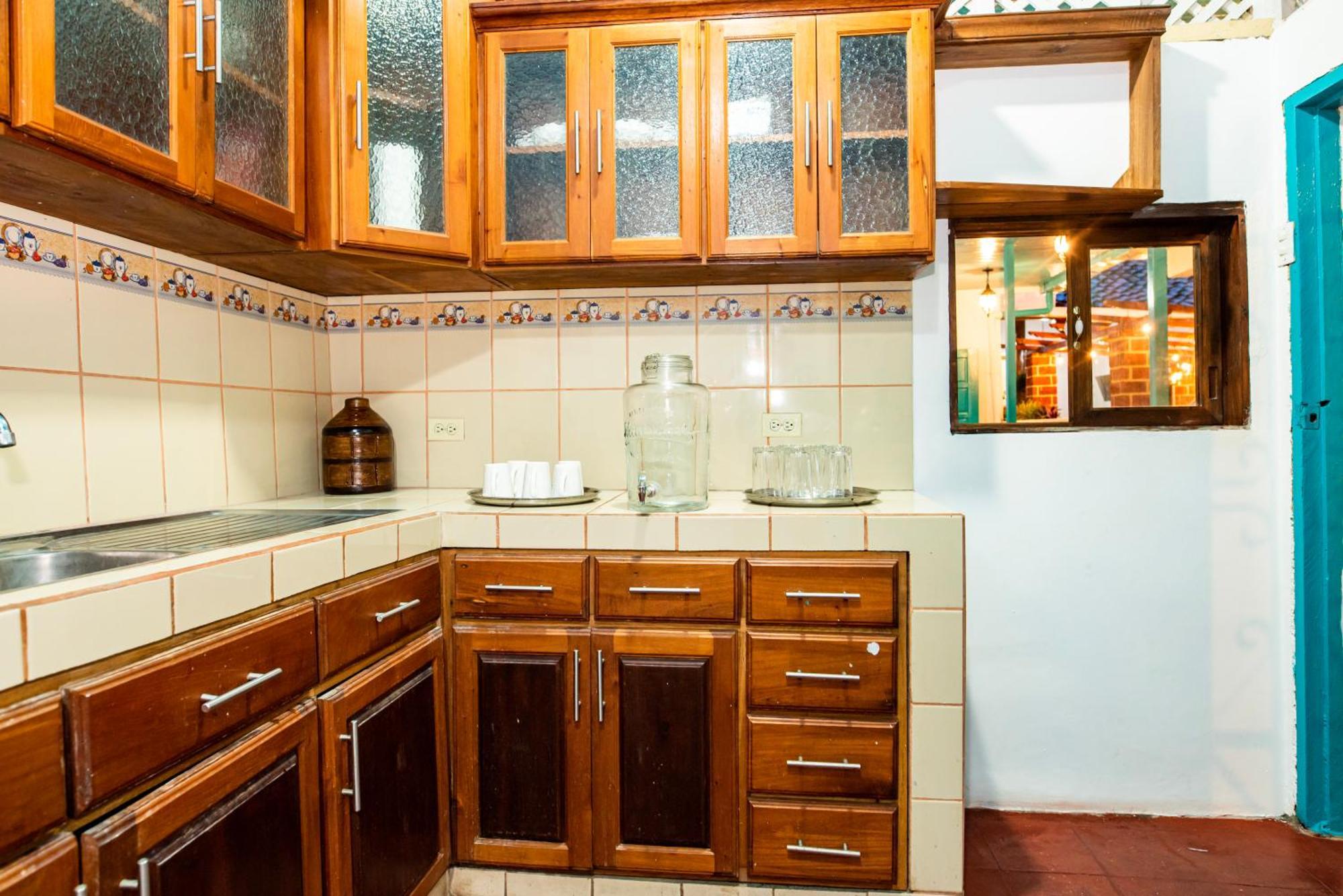 Hostal Victoria Гранада Экстерьер фото